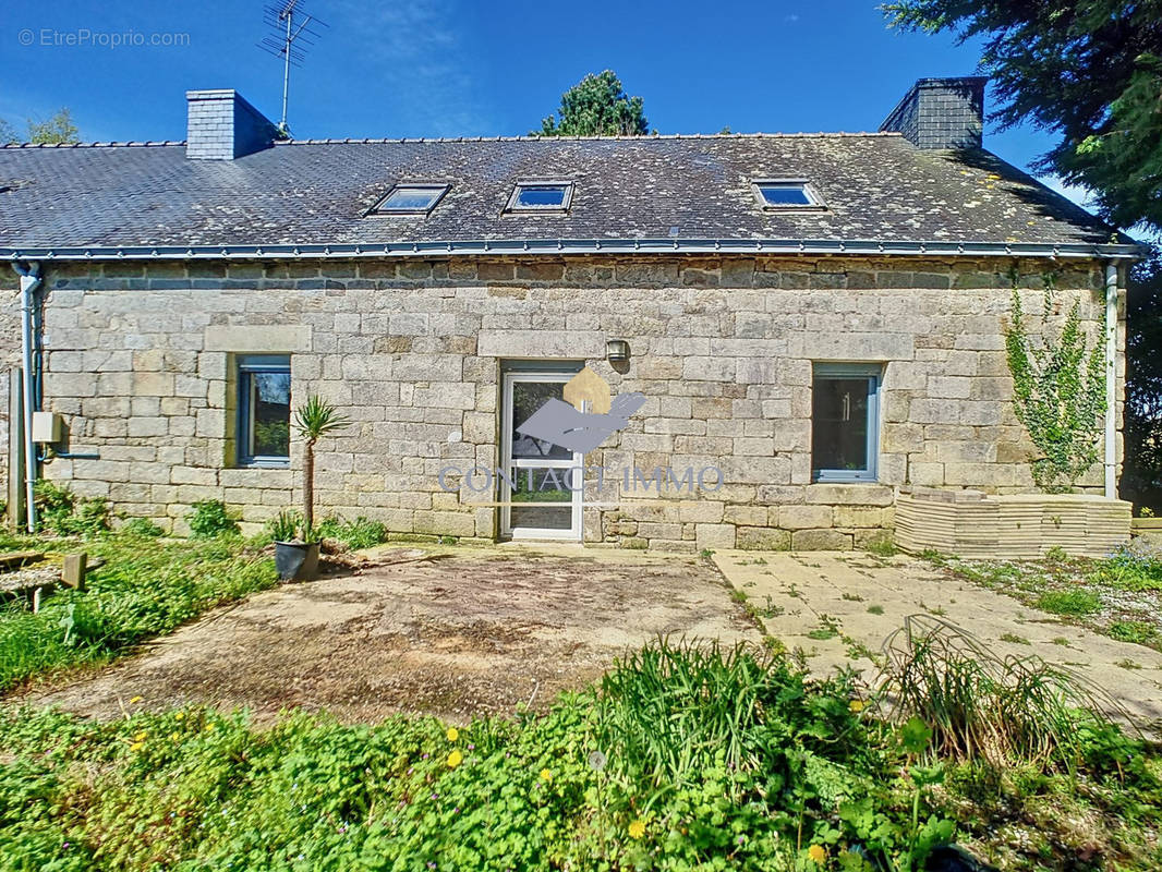 Maison à SAINT-CARADEC-TREGOMEL