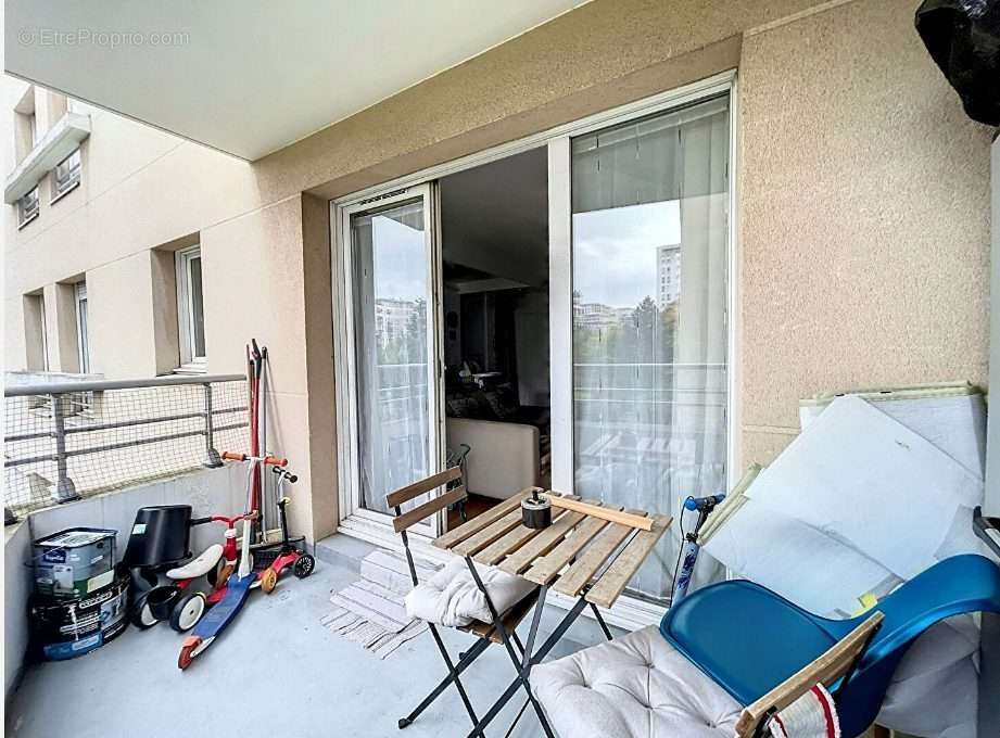 Appartement à COURBEVOIE