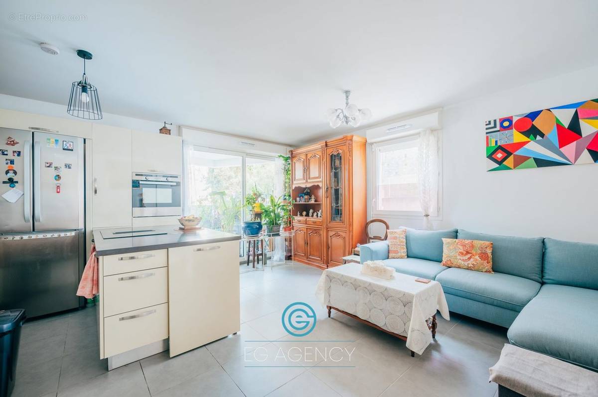 Appartement à MARSEILLE-4E