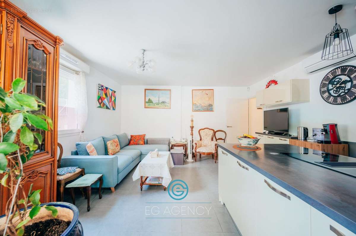 Appartement à MARSEILLE-4E