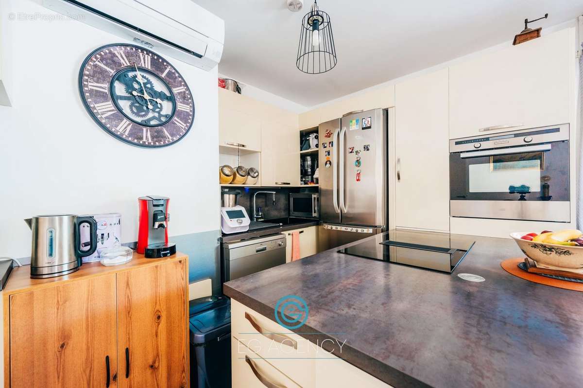 Appartement à MARSEILLE-4E