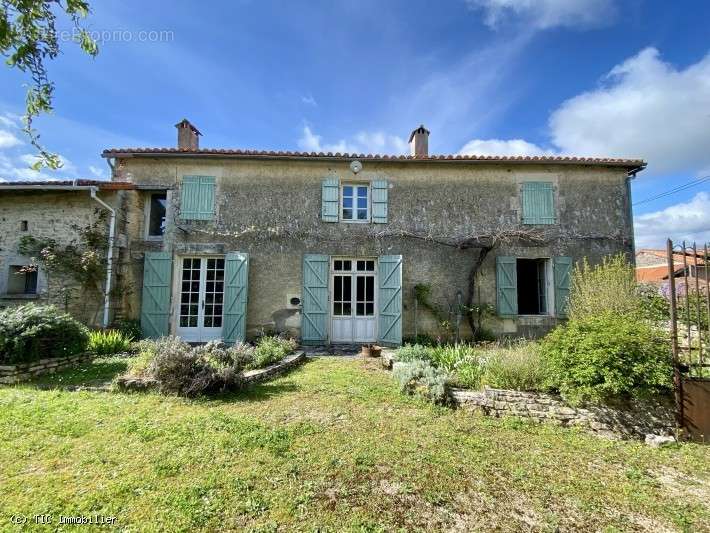 Maison à VERTEUIL-SUR-CHARENTE