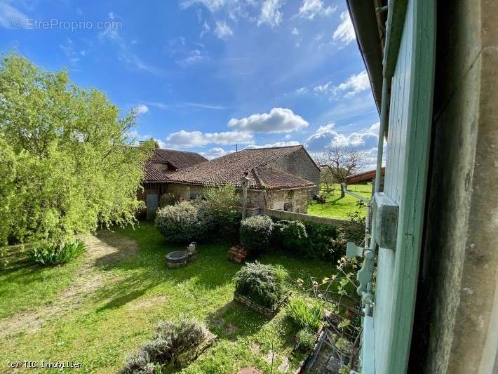 Maison à VERTEUIL-SUR-CHARENTE