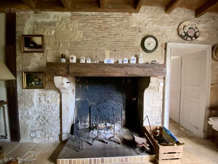 Maison à VERTEUIL-SUR-CHARENTE