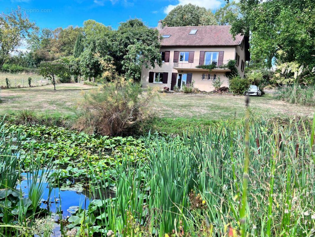 Maison à CAPDENAC