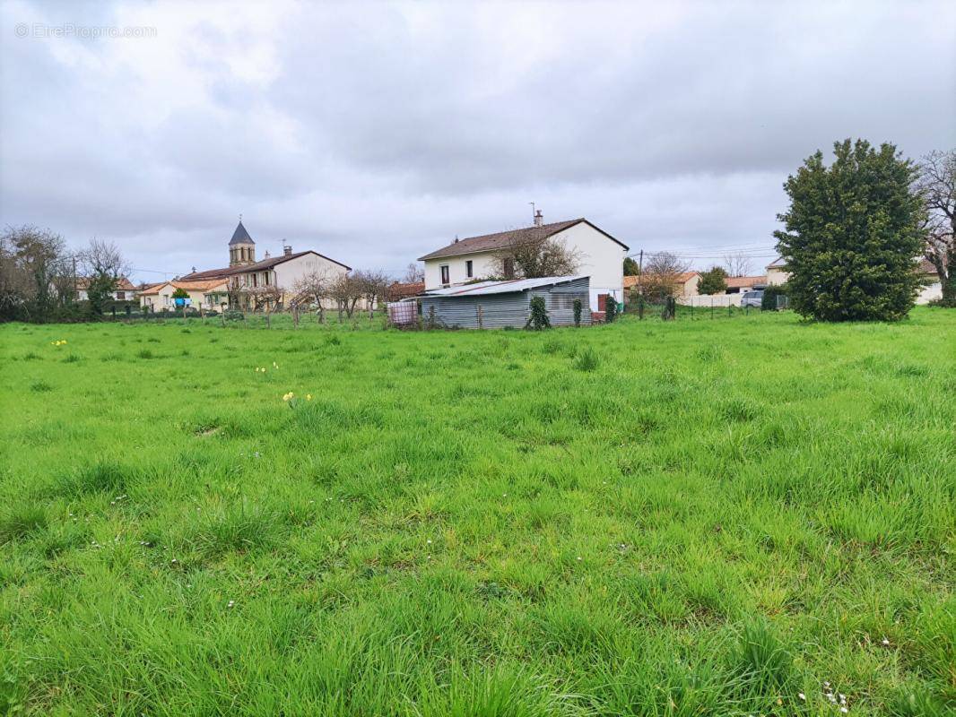 Terrain à GENCAY