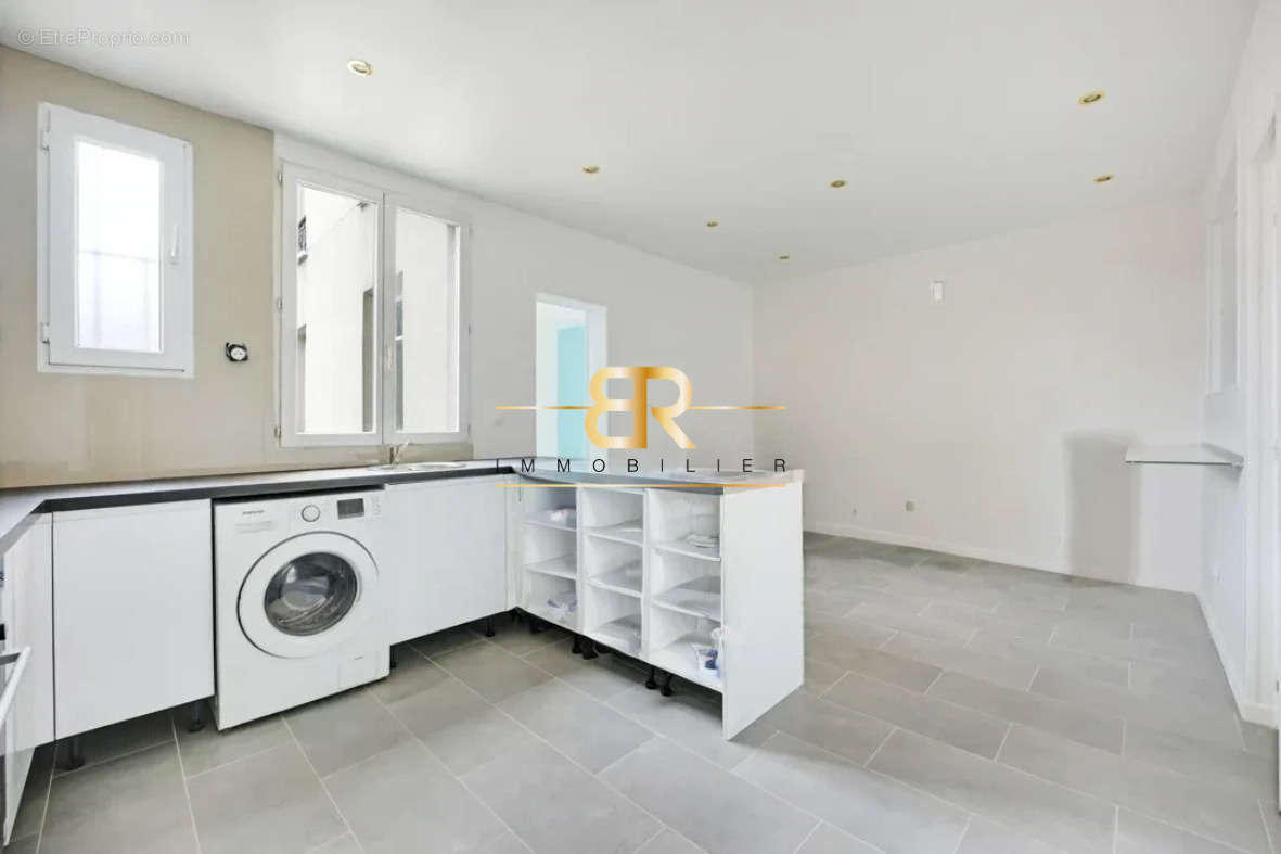 Appartement à AUBERVILLIERS