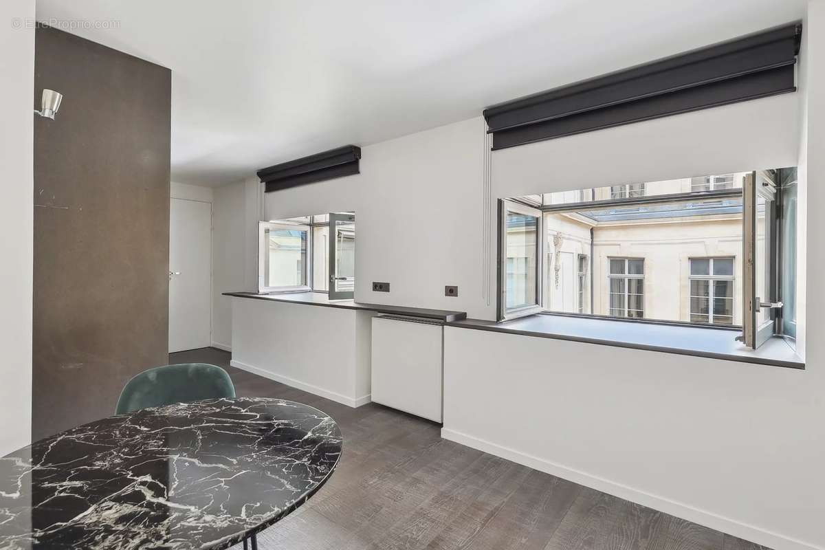 Appartement à PARIS-3E