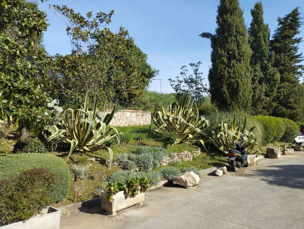 Appartement à VALLAURIS