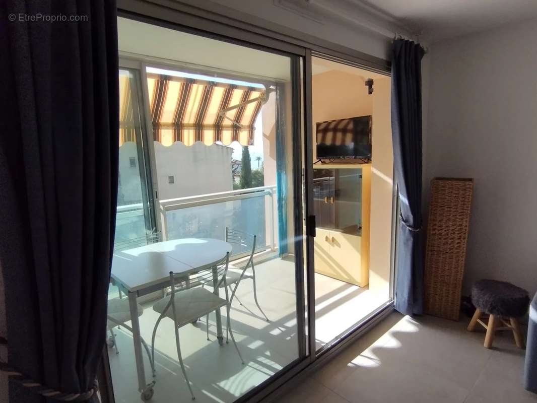 Appartement à VALLAURIS