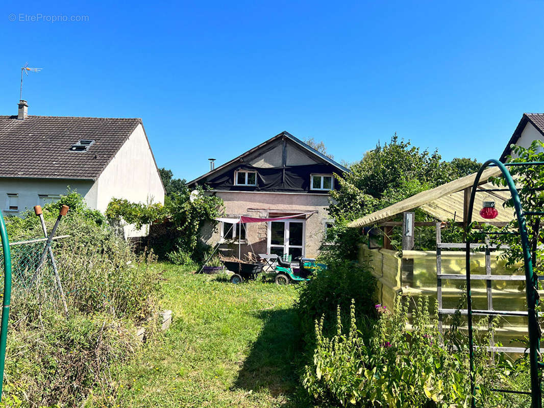 Maison à SAINT-AMAND-EN-PUISAYE