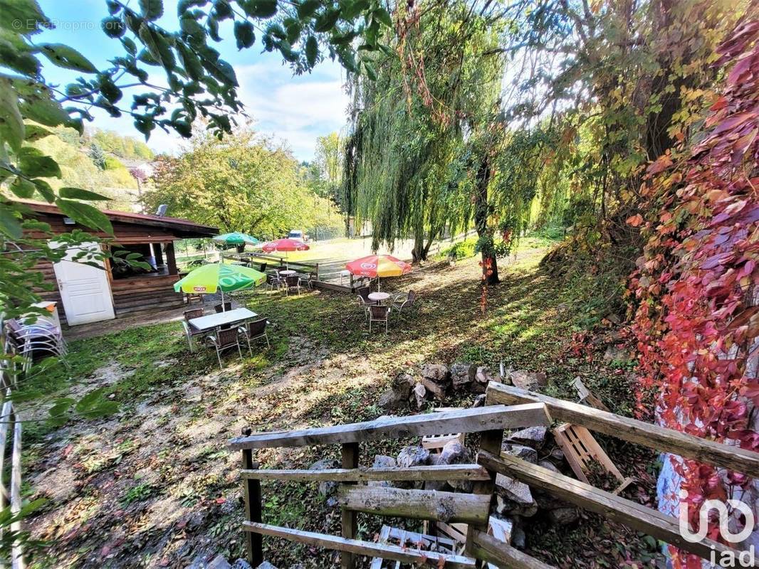 Photo 1 - Commerce à SAINT-JULIEN-CHAPTEUIL