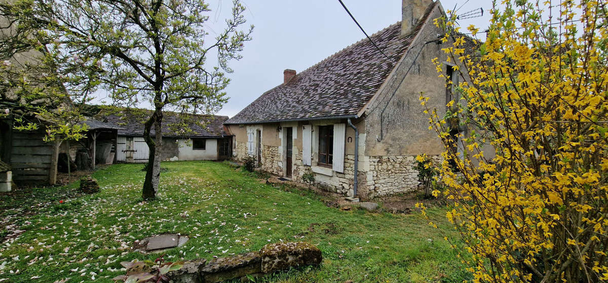 Maison à YZEURES-SUR-CREUSE