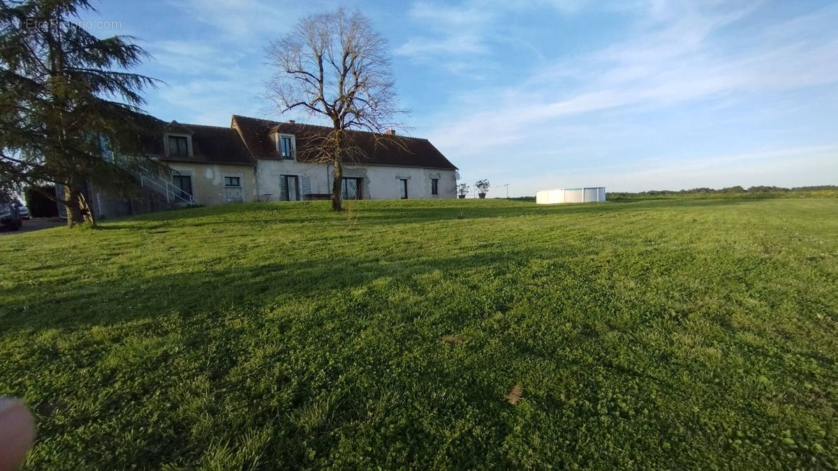 Maison à YZEURES-SUR-CREUSE