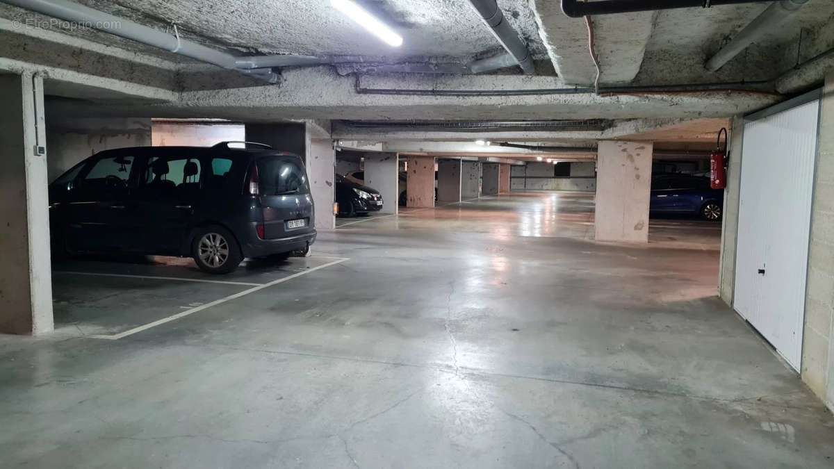 Parking à LISSES