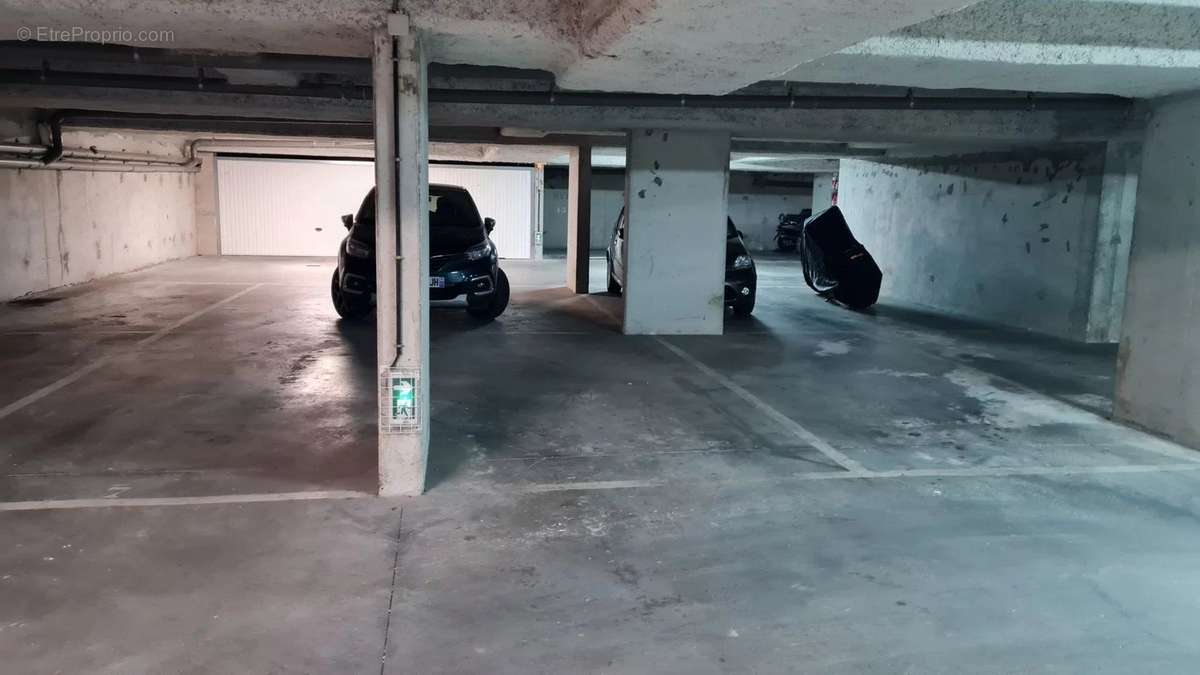 Parking à LISSES