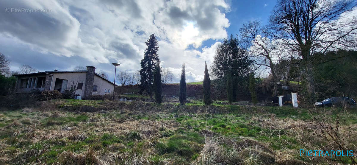 Maison à OUROUX