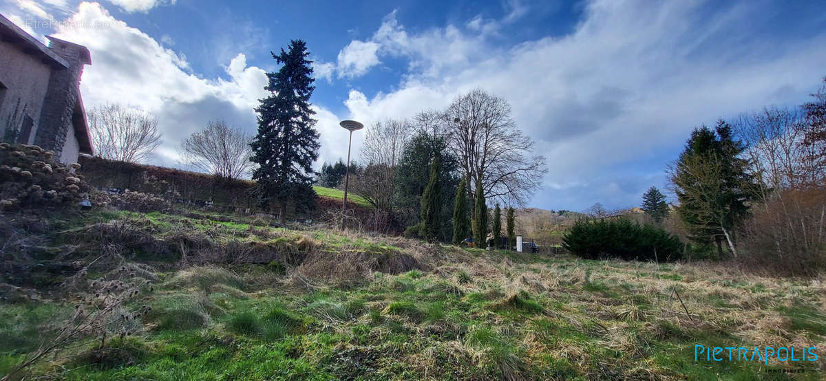 Maison à OUROUX