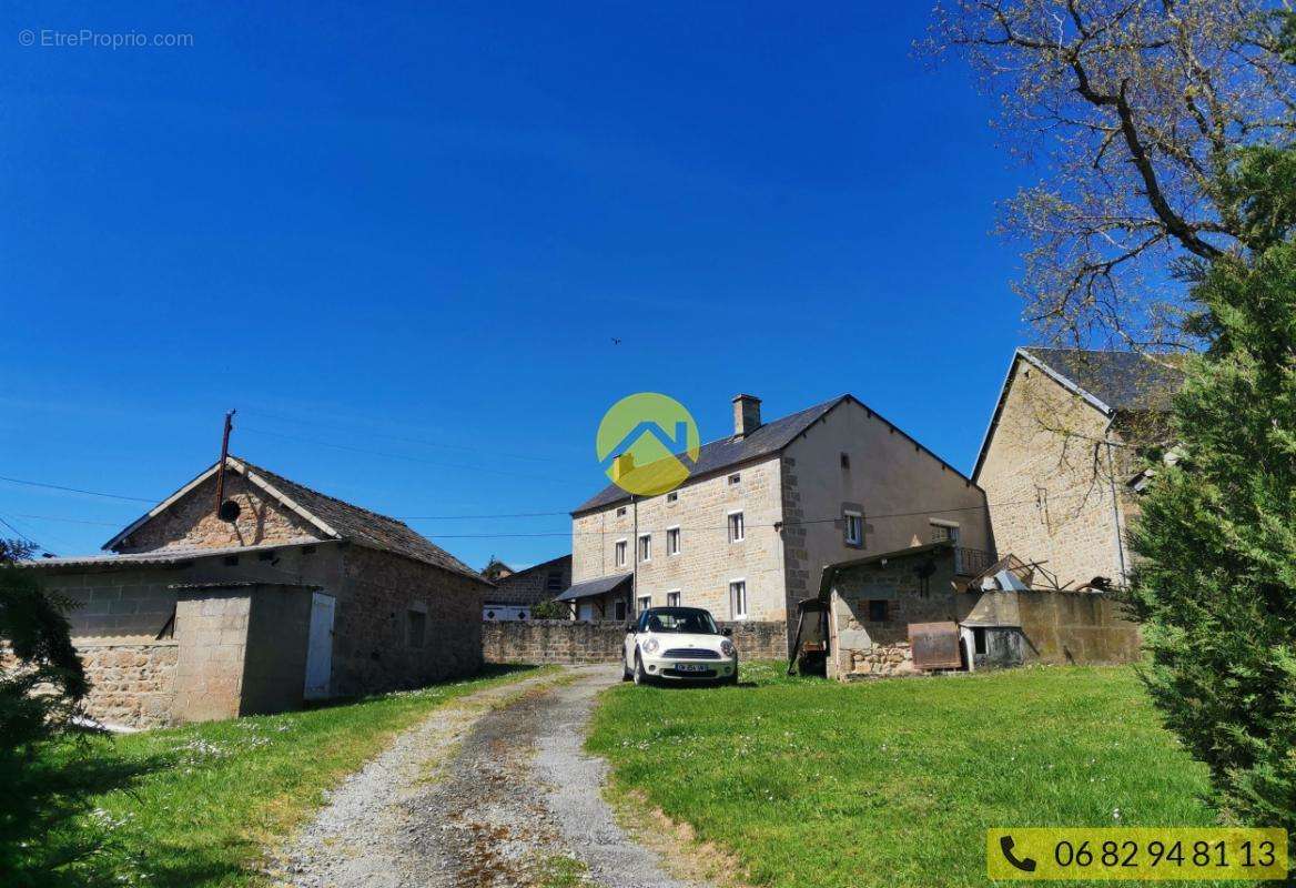 Maison à AUZANCES