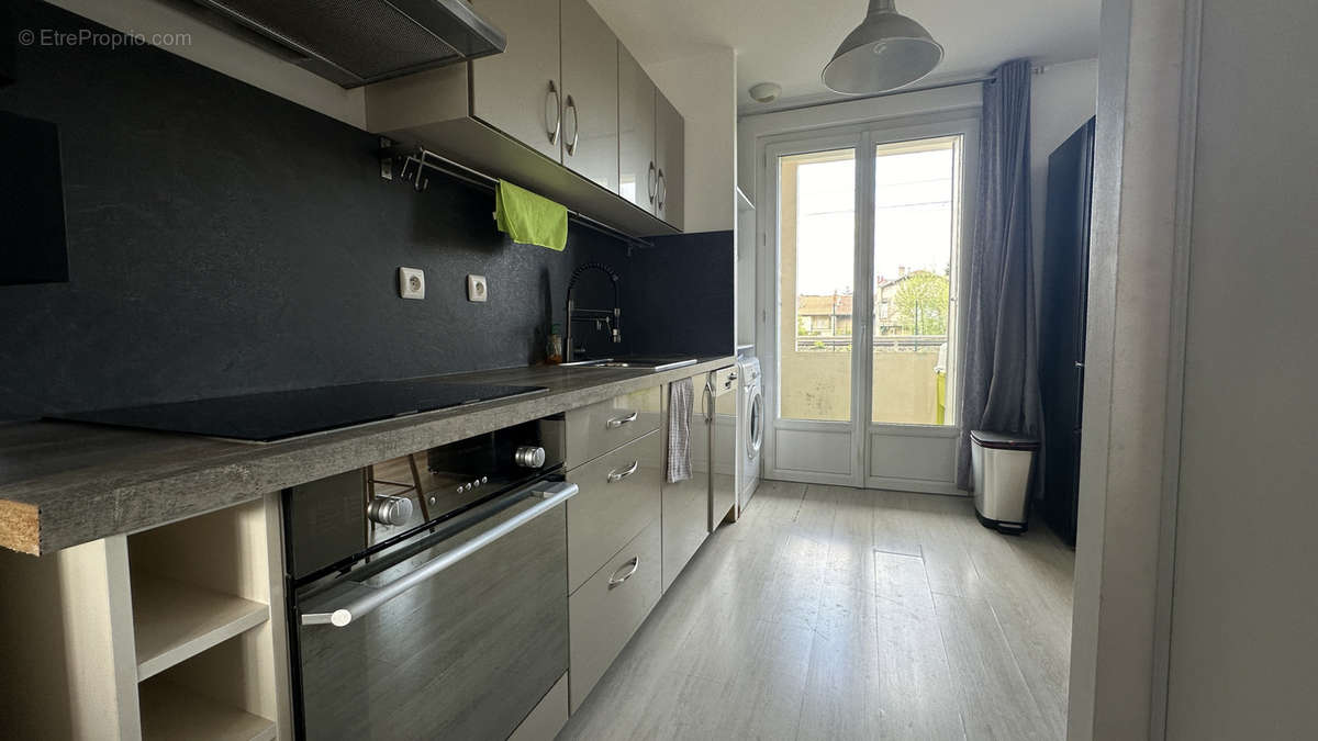 Appartement à BOURG-LES-VALENCE