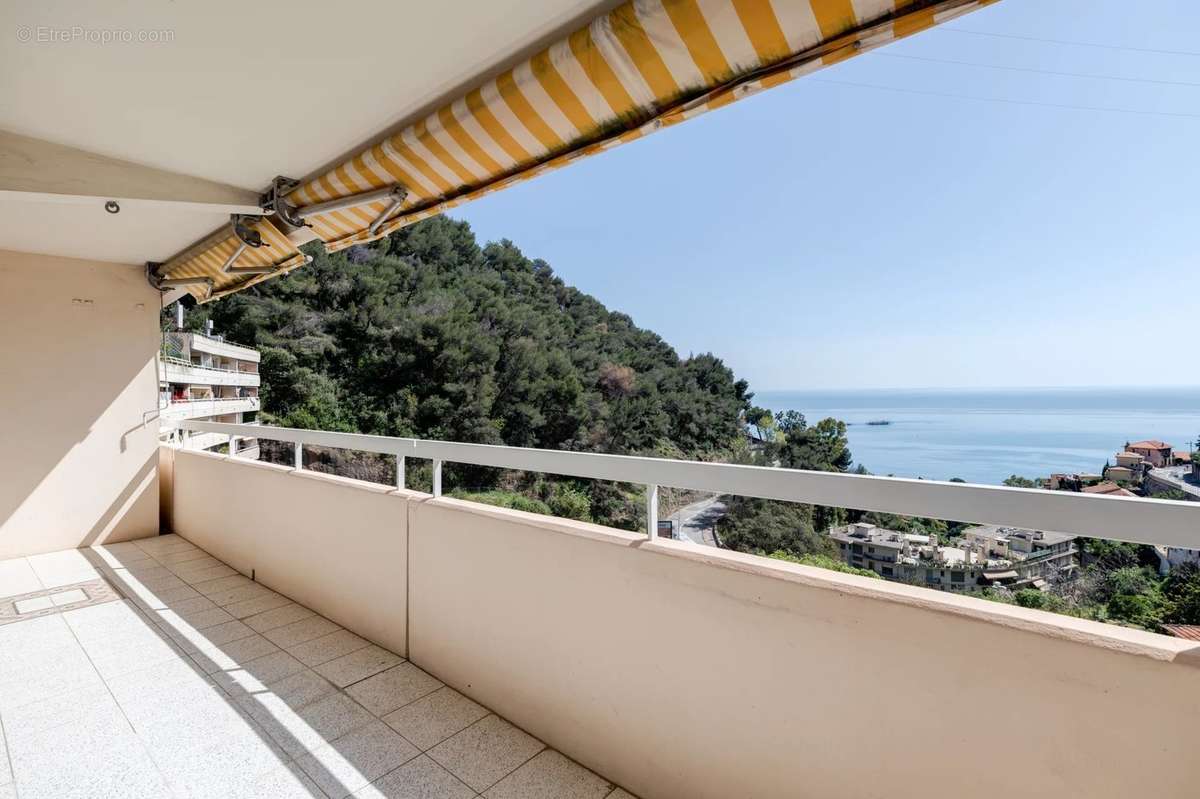 Appartement à ROQUEBRUNE-CAP-MARTIN