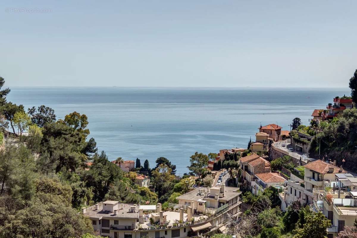 Appartement à ROQUEBRUNE-CAP-MARTIN