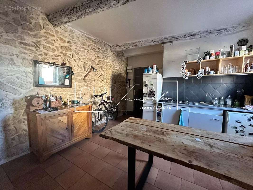 Appartement à LA FARE-LES-OLIVIERS