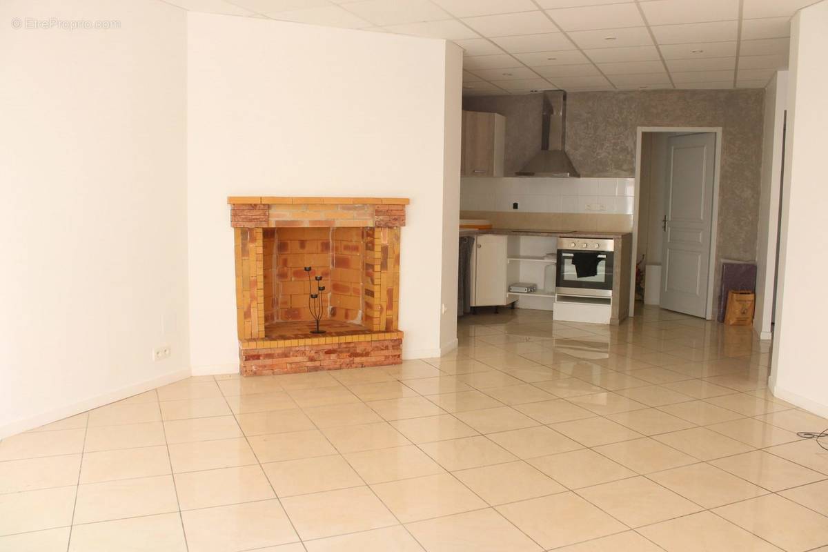 Appartement à LESPIGNAN