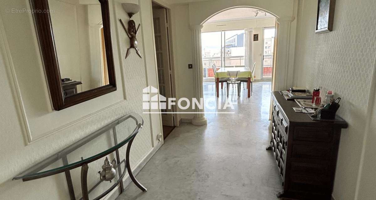 Appartement à MARSEILLE-5E