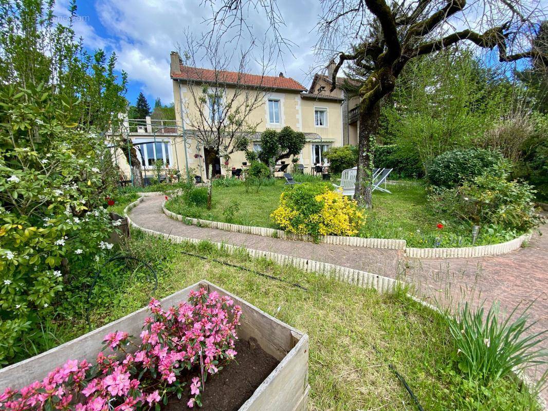 Maison à LE BUGUE