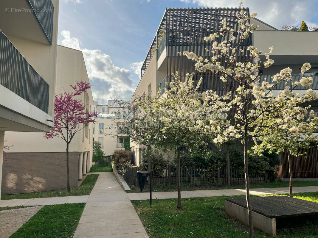 Parking à VILLEURBANNE