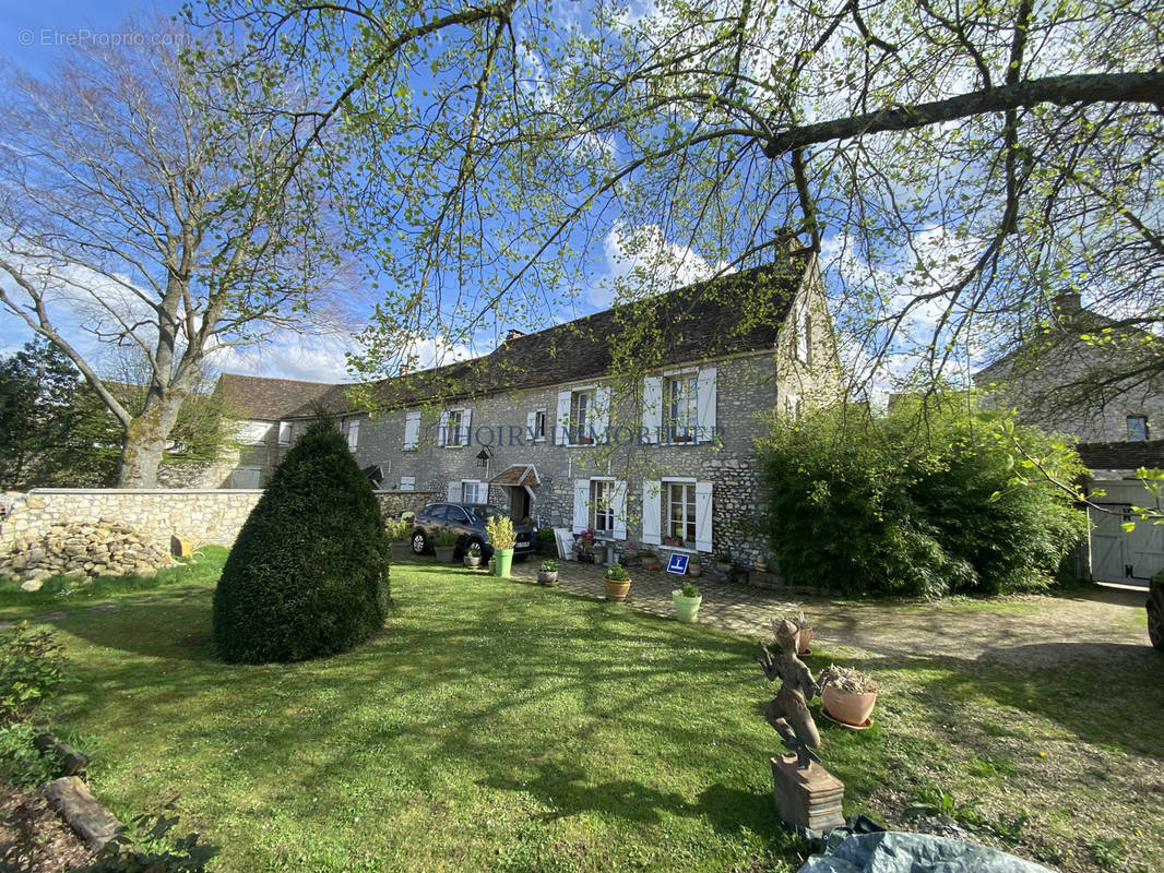 Maison à BEYNES