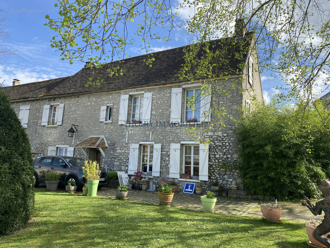 Maison à BEYNES