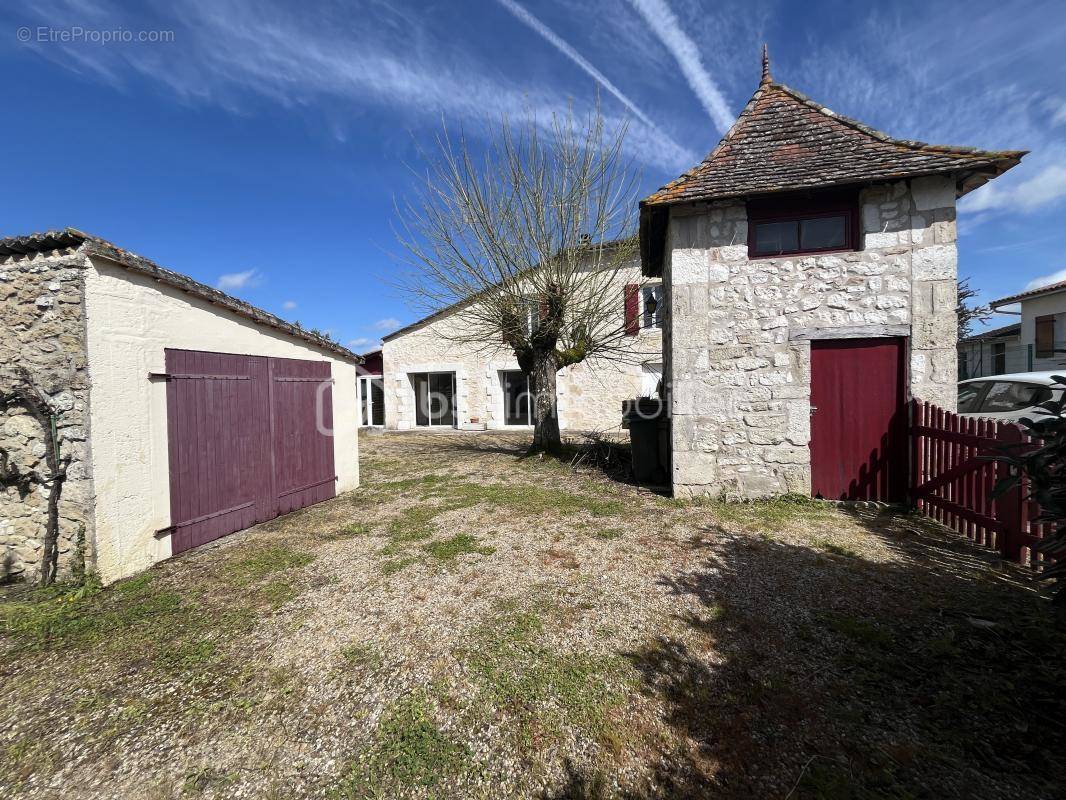 Maison à VELINES