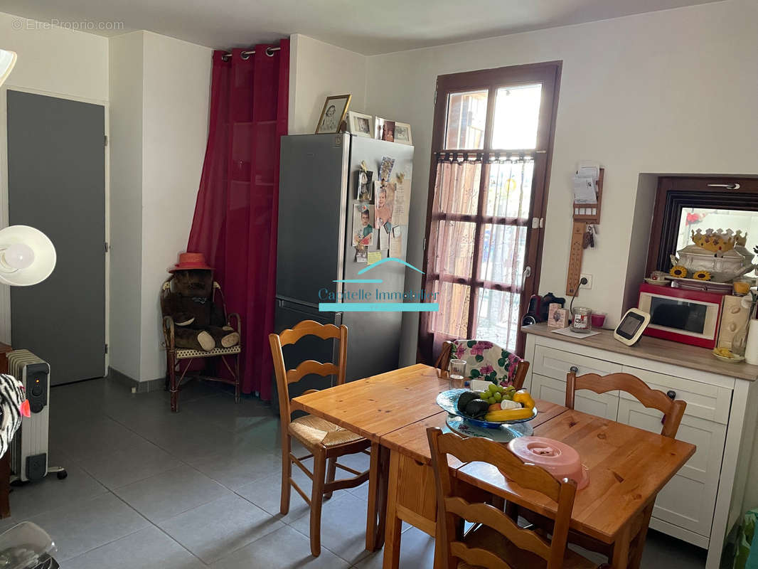 Appartement à VIC-LA-GARDIOLE