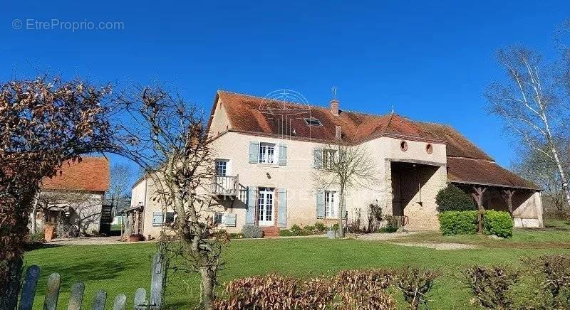 Maison à NEUVY-SAINT-SEPULCHRE