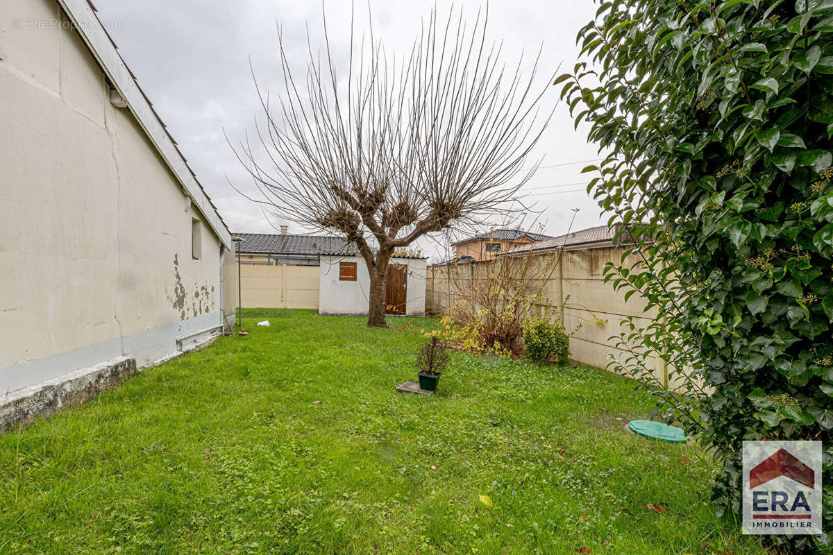 Maison à LEOGNAN