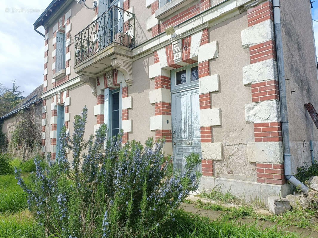 Maison à SAINT-CYR-SUR-LOIRE