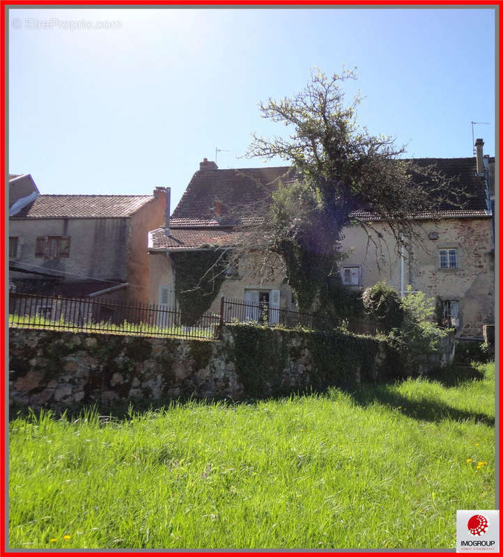 Maison à CHATEL-MONTAGNE