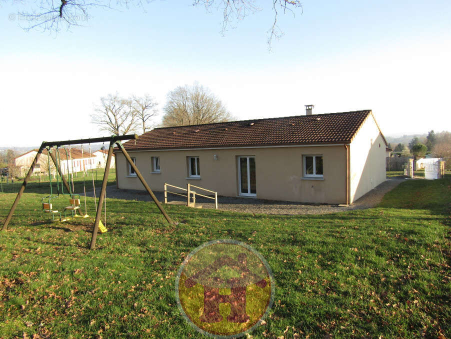 Maison à SAINT-LAURENT-SUR-GORRE