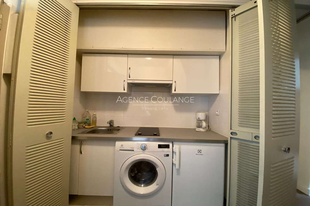 Appartement à PARIS-8E