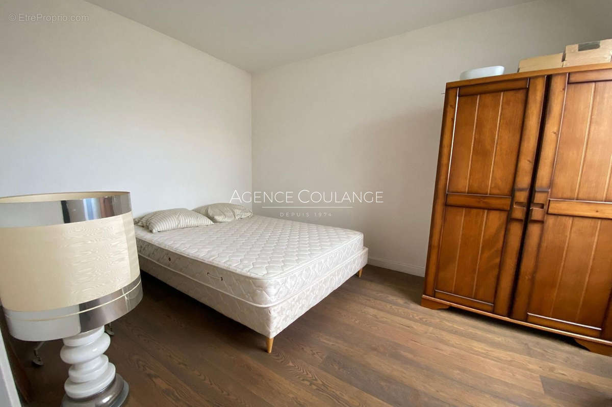 Appartement à PARIS-8E