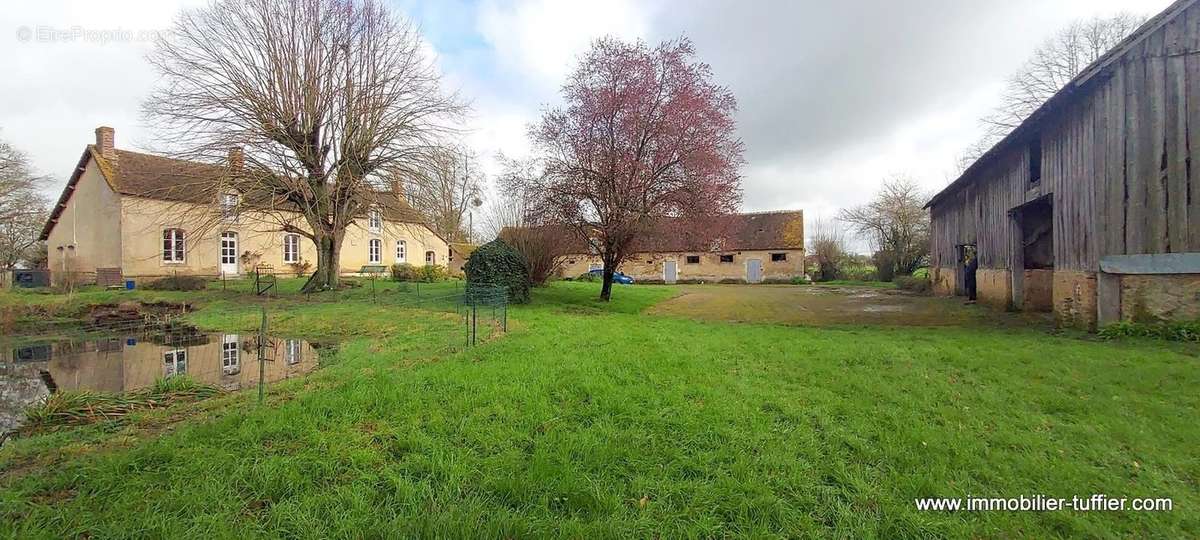 Maison à SAVIGNE-L&#039;EVEQUE