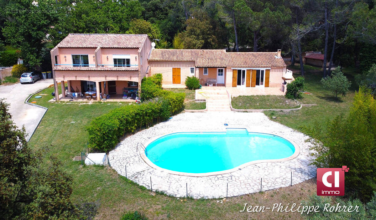 Maison à SAINTE-ANASTASIE-SUR-ISSOLE