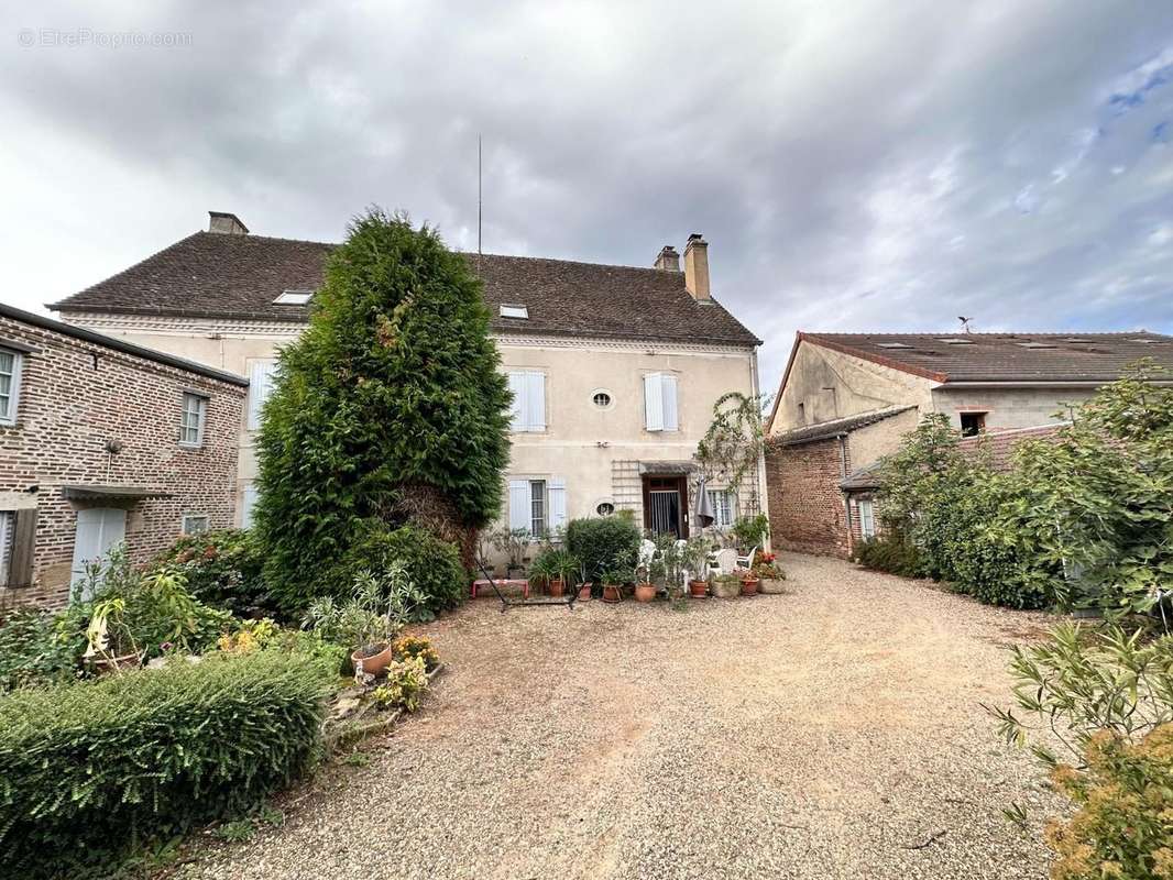 Maison à PIERRE-DE-BRESSE