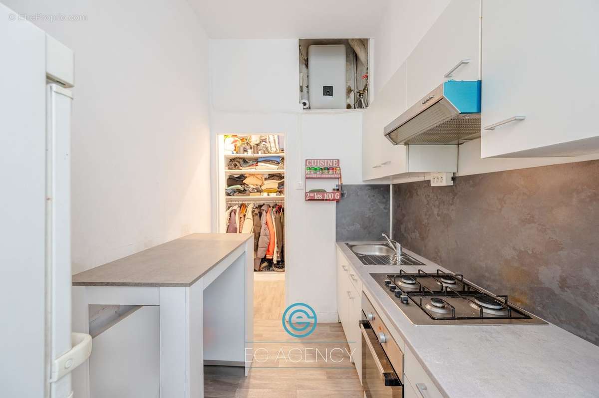 Appartement à MARSEILLE-2E