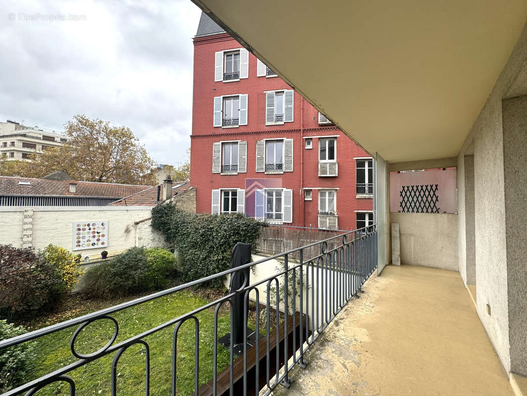 Appartement à LA GARENNE-COLOMBES