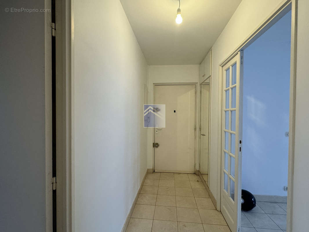 Appartement à LA GARENNE-COLOMBES