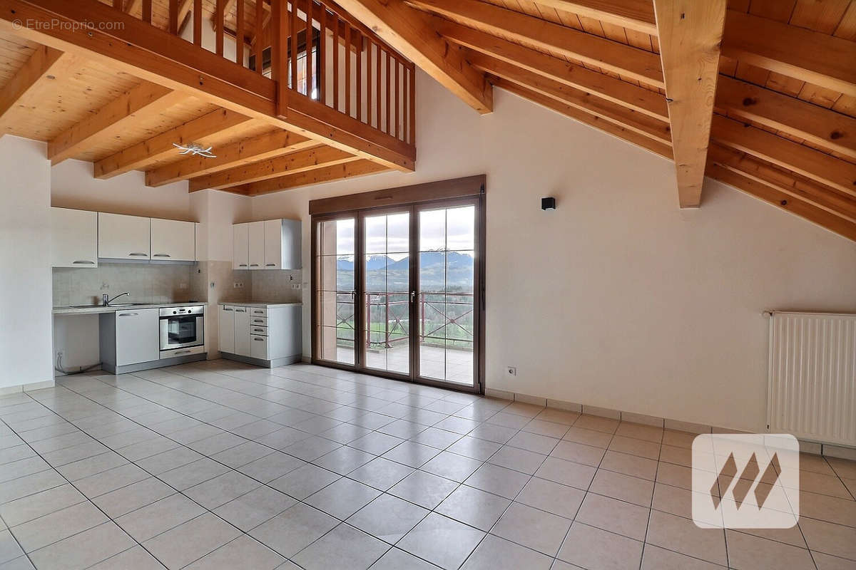 Appartement à REIGNIER