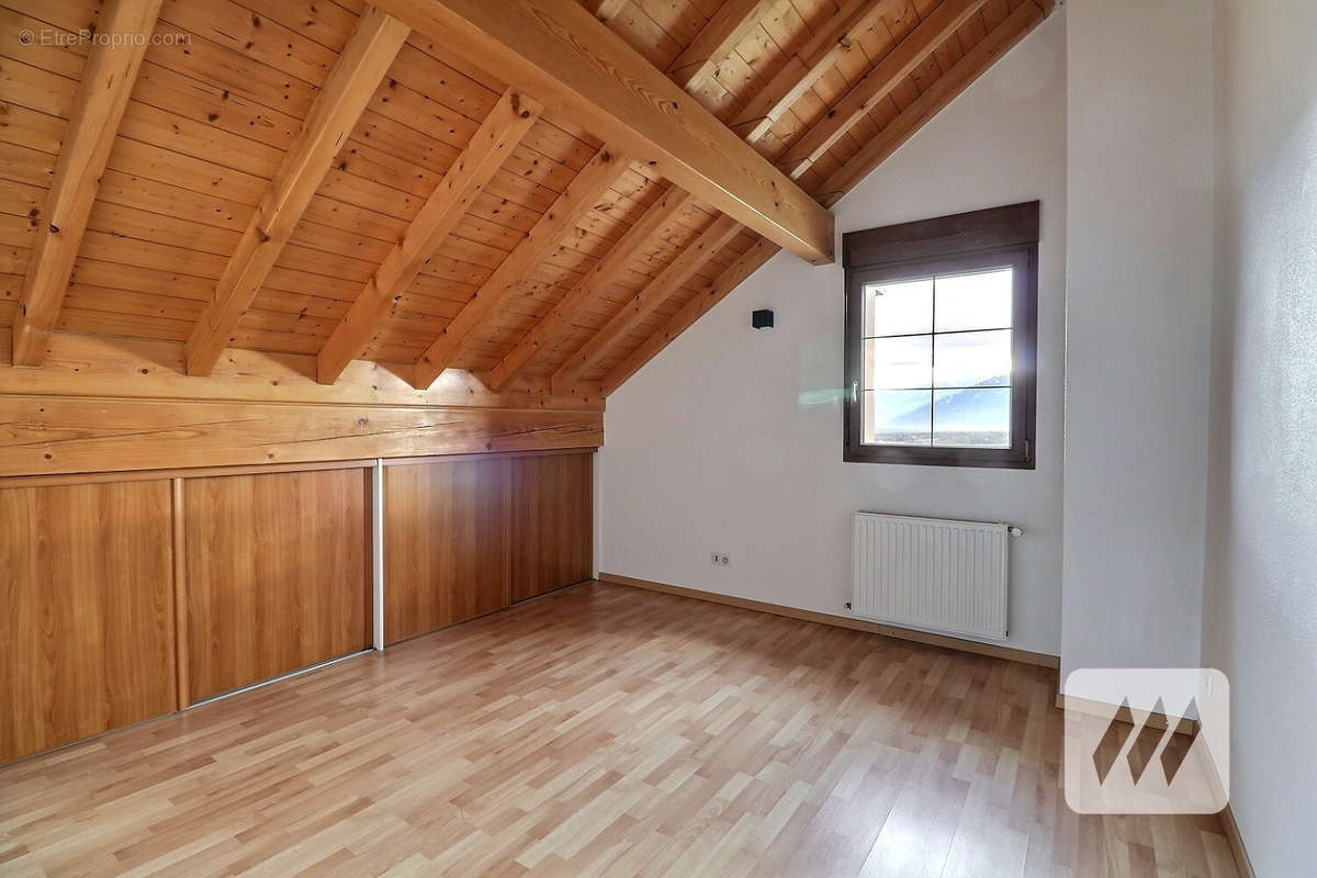 Appartement à REIGNIER